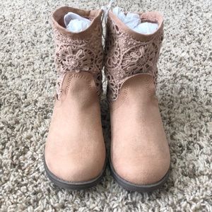 Justice tan suede boots New! Size Youth 1